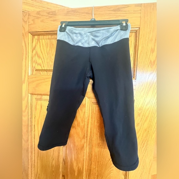 Lululemon - Capri Cropped Leggings - Picture 6 of 8